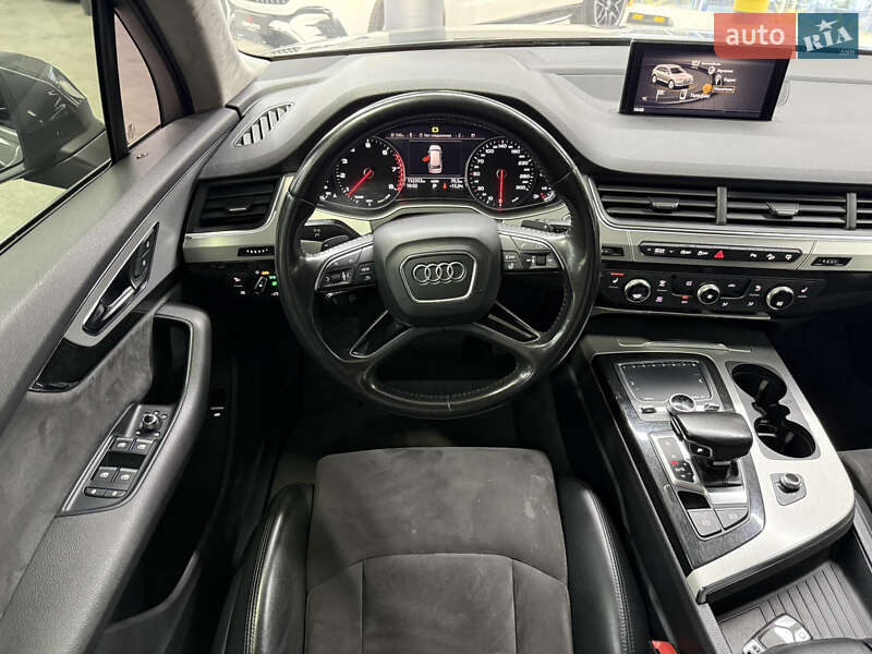 Внедорожник / Кроссовер Audi Q7 2015 в Одессе