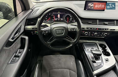 Внедорожник / Кроссовер Audi Q7 2015 в 