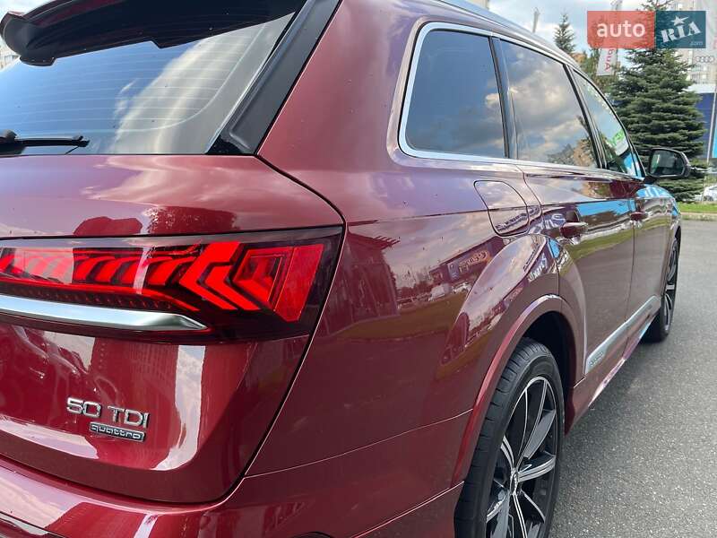 Внедорожник / Кроссовер Audi Q7 2020 в Киеве