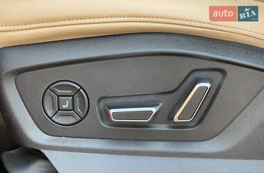 Позашляховик / Кросовер Audi Q7 2020 в 
