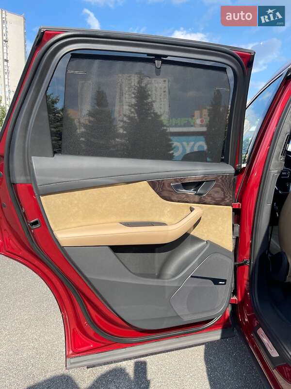 Внедорожник / Кроссовер Audi Q7 2020 в Киеве