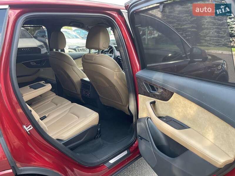 Внедорожник / Кроссовер Audi Q7 2020 в Киеве