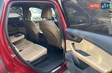 Позашляховик / Кросовер Audi Q7 2020 в 