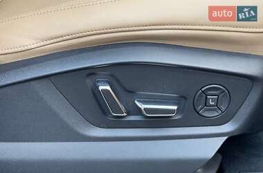 Позашляховик / Кросовер Audi Q7 2020 в 
