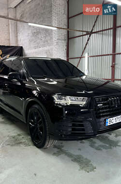Позашляховик / Кросовер Audi Q7 2016 в 