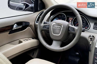 Внедорожник / Кроссовер Audi Q7 2007 в 
