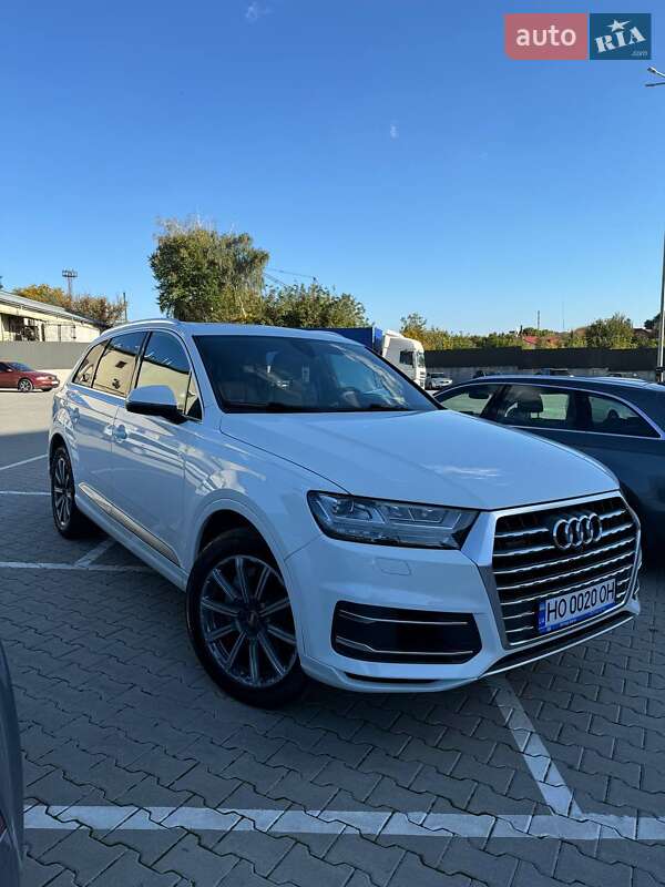 Позашляховик / Кросовер Audi Q7 2017 в Тернополі