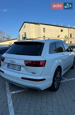Внедорожник / Кроссовер Audi Q7 2017 в 