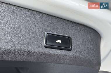 Внедорожник / Кроссовер Audi Q7 2012 в 