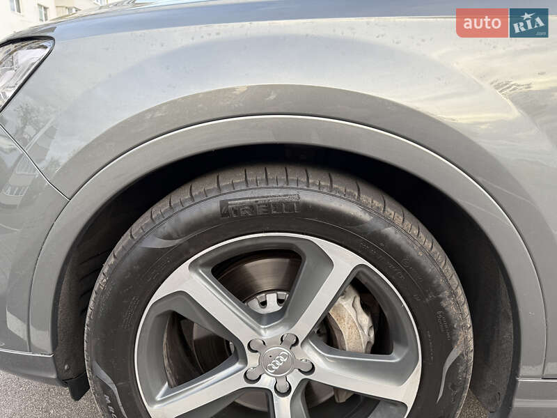 Позашляховик / Кросовер Audi Q7 2016 в Вінниці