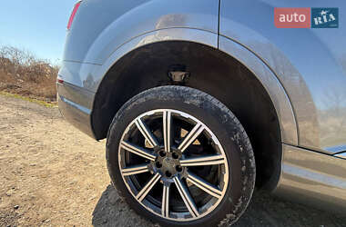Позашляховик / Кросовер Audi Q7 2016 в 
