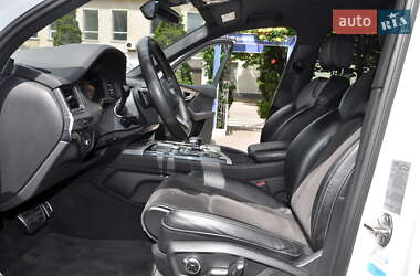 Внедорожник / Кроссовер Audi Q7 2016 в 
