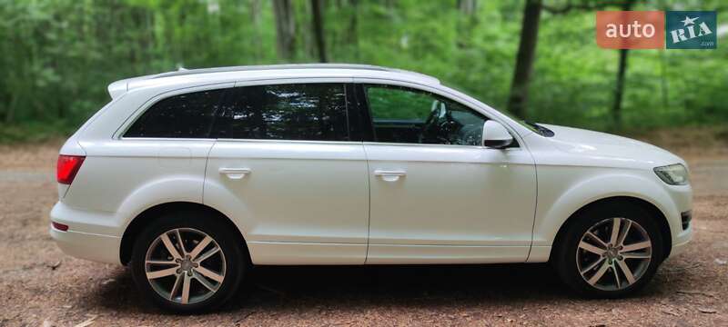 Позашляховик / Кросовер Audi Q7 2011 в Львові