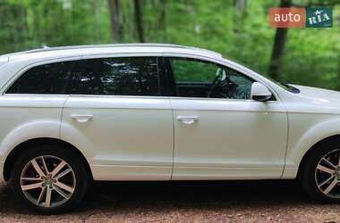 Позашляховик / Кросовер Audi Q7 2011 в 