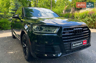 Позашляховик / Кросовер Audi Q7 2017 в 