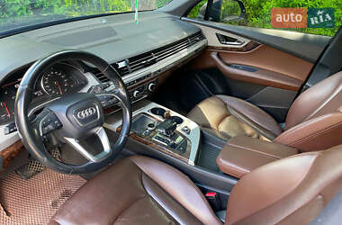 Позашляховик / Кросовер Audi Q7 2017 в 