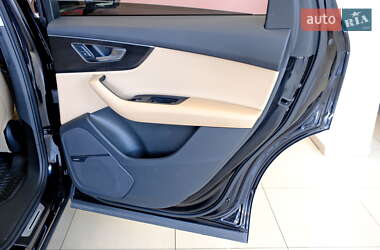 Внедорожник / Кроссовер Audi Q7 2020 в 
