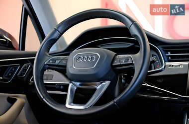 Внедорожник / Кроссовер Audi Q7 2020 в 