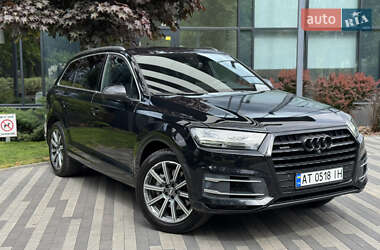 Позашляховик / Кросовер Audi Q7 2018 в 