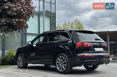 Позашляховик / Кросовер Audi Q7 2018 в 