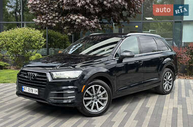 Позашляховик / Кросовер Audi Q7 2018 в 