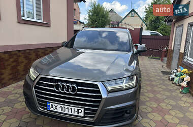 Внедорожник / Кроссовер Audi Q7 2016 в 