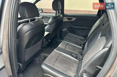 Внедорожник / Кроссовер Audi Q7 2016 в 