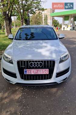 Позашляховик / Кросовер Audi Q7 2014 в 