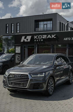 Внедорожник / Кроссовер Audi Q7 2018 в 