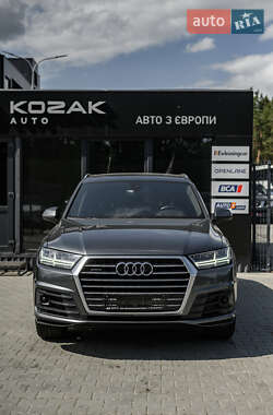 Внедорожник / Кроссовер Audi Q7 2018 в 