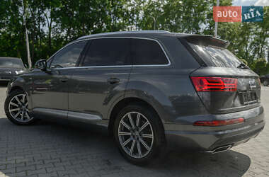 Внедорожник / Кроссовер Audi Q7 2018 в 