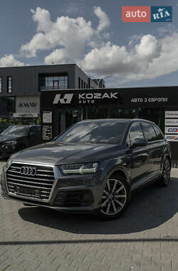 Внедорожник / Кроссовер Audi Q7 2018 в 