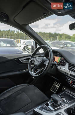 Внедорожник / Кроссовер Audi Q7 2018 в 