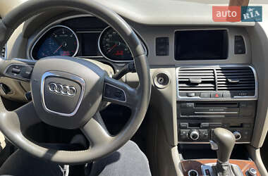 Внедорожник / Кроссовер Audi Q7 2010 в 