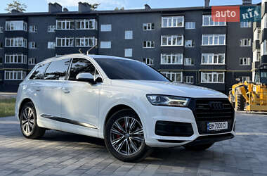 Внедорожник / Кроссовер Audi Q7 2017 в 