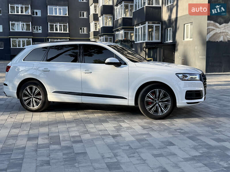 Внедорожник / Кроссовер Audi Q7 2017 в Полтаве