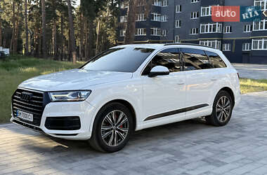 Внедорожник / Кроссовер Audi Q7 2017 в 