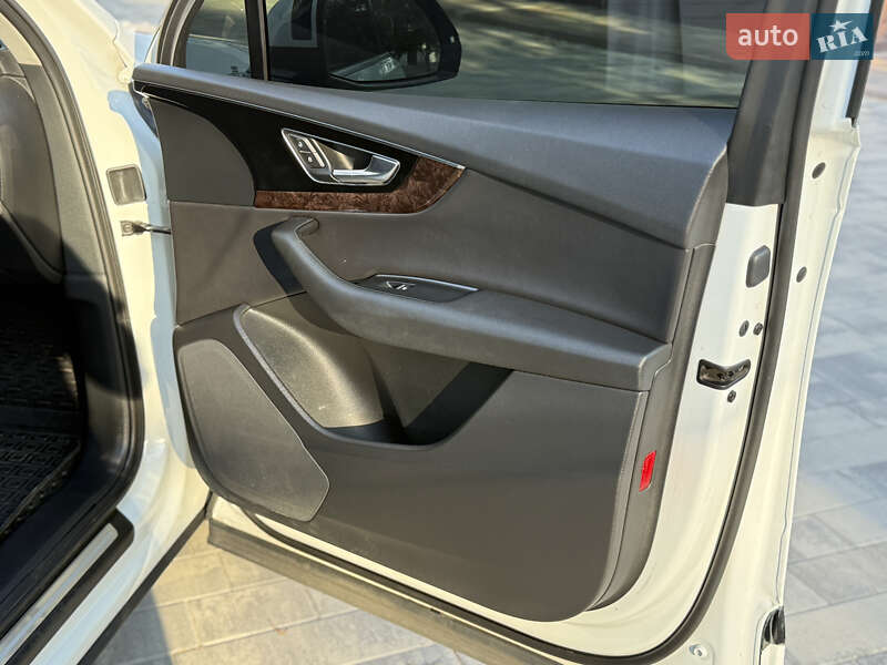 Внедорожник / Кроссовер Audi Q7 2017 в Полтаве