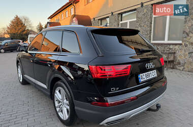 Внедорожник / Кроссовер Audi Q7 2015 в 