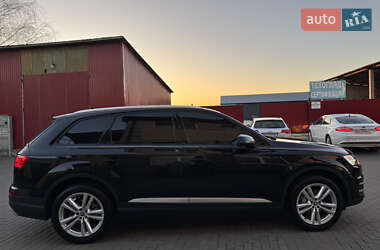 Внедорожник / Кроссовер Audi Q7 2015 в 