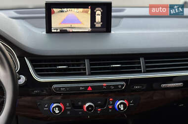 Внедорожник / Кроссовер Audi Q7 2015 в 