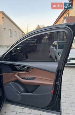 Внедорожник / Кроссовер Audi Q7 2015 в 