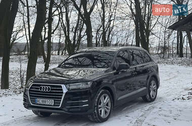 Внедорожник / Кроссовер Audi Q7 2015 в 