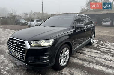 Внедорожник / Кроссовер Audi Q7 2015 в 