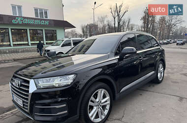 Внедорожник / Кроссовер Audi Q7 2015 в 