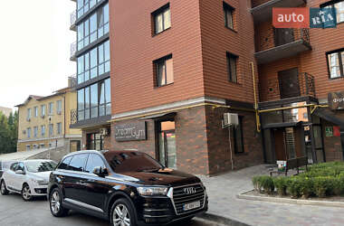 Внедорожник / Кроссовер Audi Q7 2015 в 