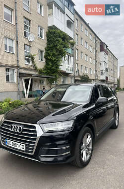 Внедорожник / Кроссовер Audi Q7 2015 в 