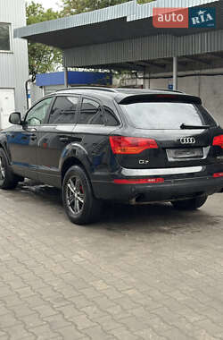 Позашляховик / Кросовер Audi Q7 2007 в 