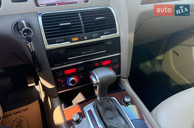 Внедорожник / Кроссовер Audi Q7 2011 в 