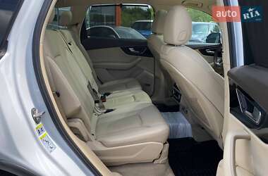 Внедорожник / Кроссовер Audi Q7 2017 в 